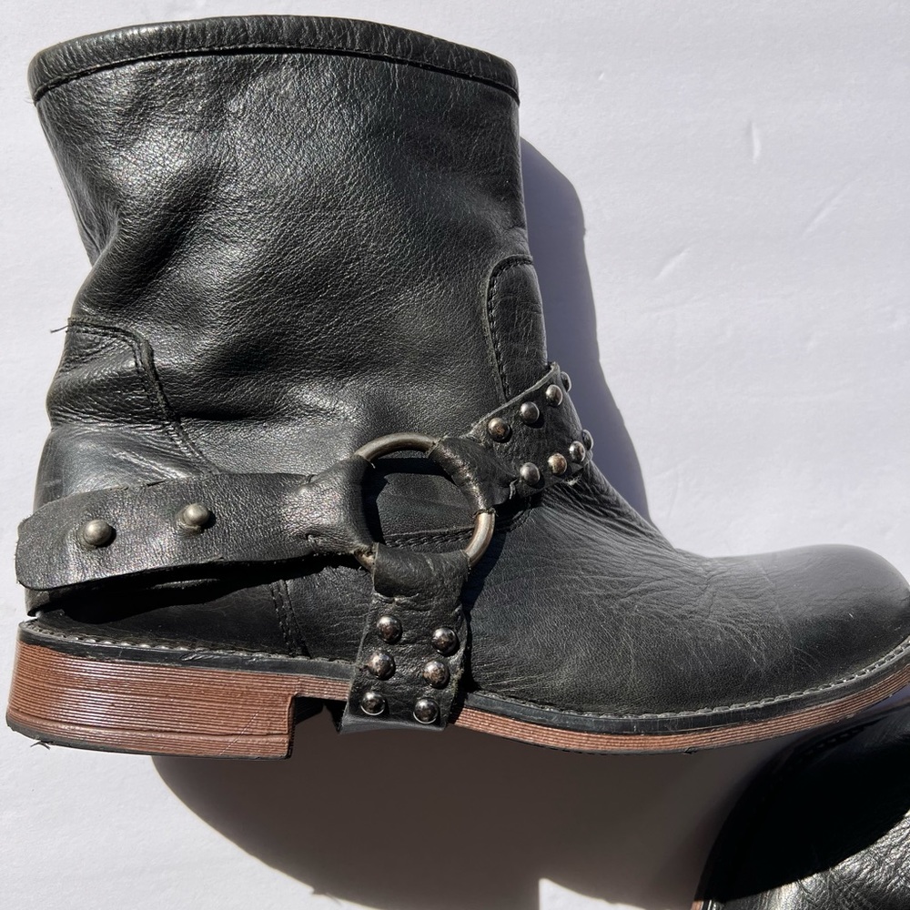 Woman’s Skechers black boots with studded buckle size 9